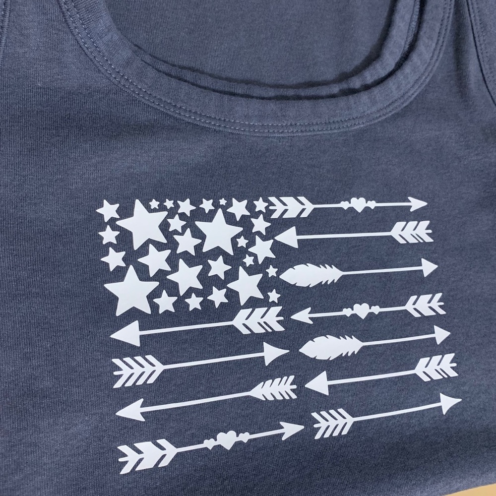 Stars and arrow flag tank